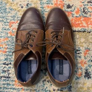 Big Boys size 6 brown Tommy Hilfiger dress shoes